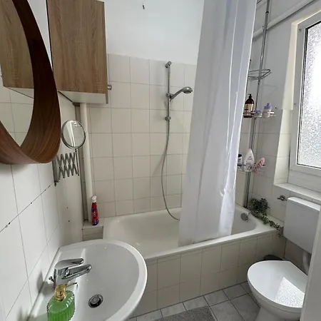 Bright, Centrally Located 3-room With A Balcony Apartment Kiel
