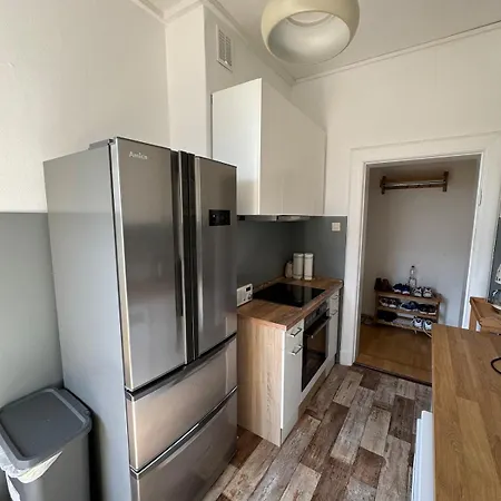 Bright, Centrally Located 3-room With A Balcony * Киль