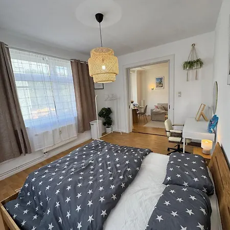 Bright, Centrally Located 3-room With A Balcony Апартаменты Киль